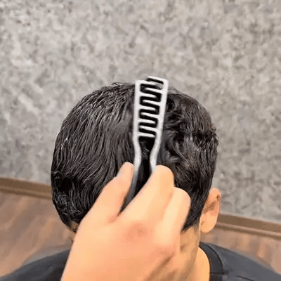 MYC Dust It Wax Set – Mattierendes Volumenpuder + Stylingkamm | Strong Halt